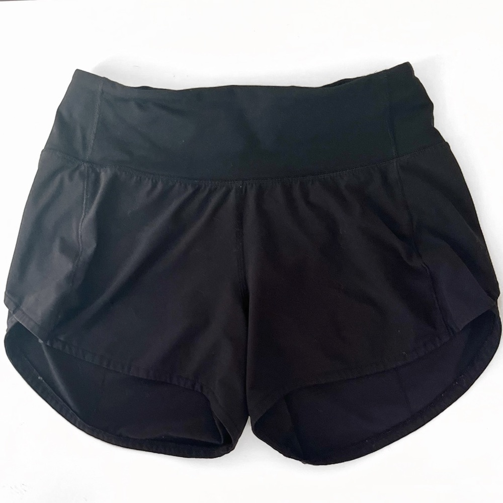 Lululemon Black Mid Rise Speed Up Shorts 2.5”